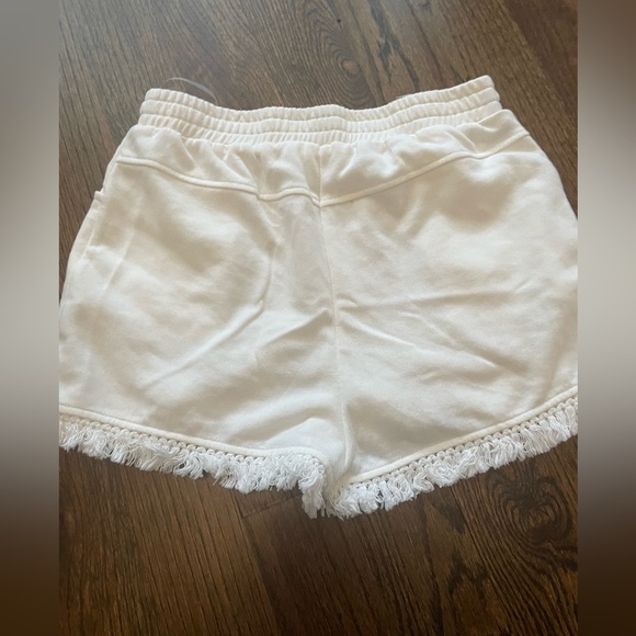 White tasseled shorts - Picture 2 of 2